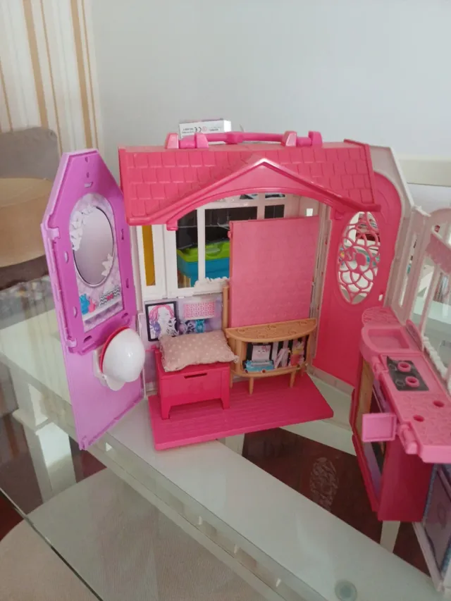 Casa de muñecas rosa Barbie