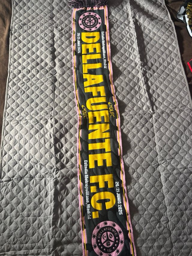 Bufanda Dellafuente FC Negra y Rosa