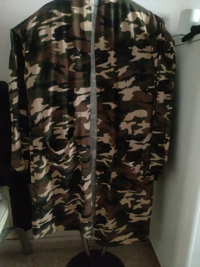 Bata o Chaqueta Camuflaje Talla Única