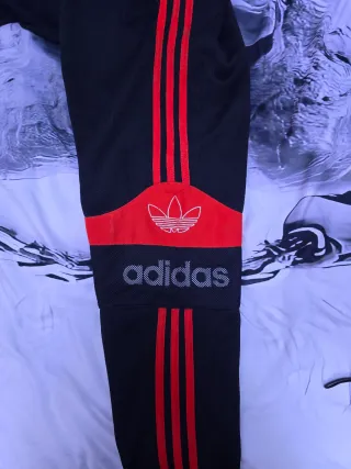 Pantalón chándal Adidas Negro y Rojo