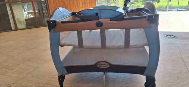 Cuna de viaje, dos alturas y cambiador