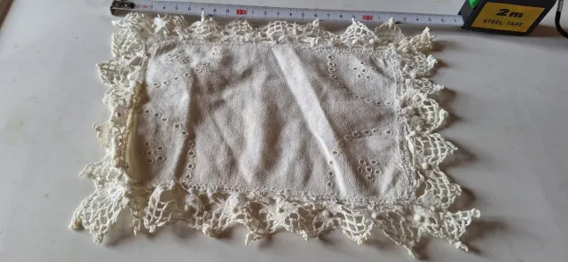 Paño decorativo bordado a mano