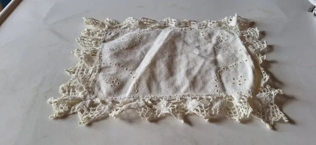 Paño decorativo bordado a mano