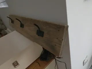 Appendiabiti rustico in legno e metallo