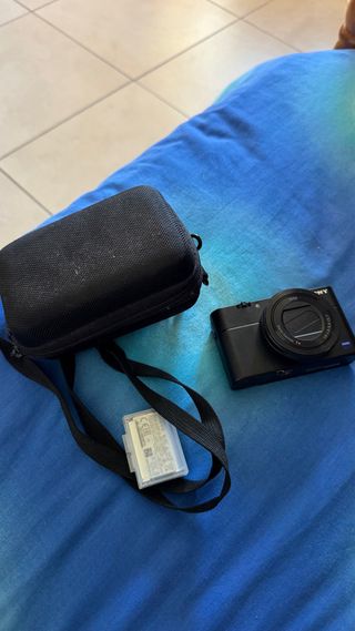 Cámara Sony RX100 V + Funda y batería extra