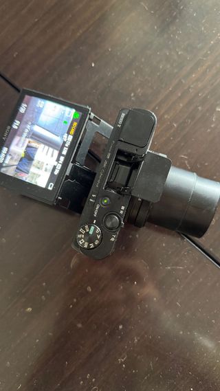 Cámara Sony RX100 V + Funda y batería extra