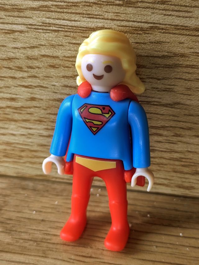 CAMBIO FIGURAS PLAYMOBIL SUPERHÉROES DC KINDER