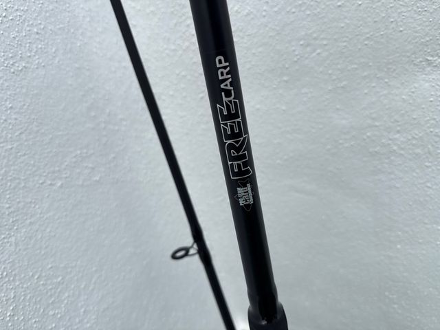 4 Cañas de Pescar FreeCarp + 24 Anzuelos