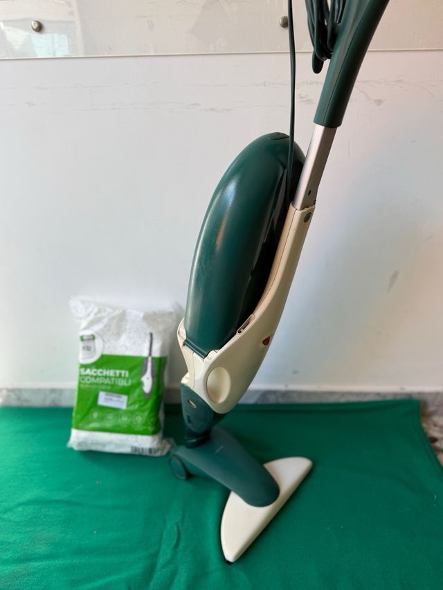 Folletto VK136 Aspirapolvere