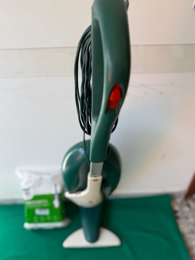 Folletto VK136 Aspirapolvere