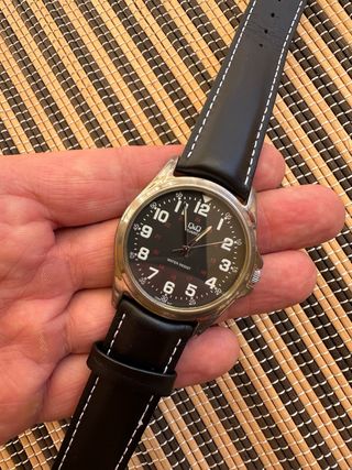 Reloj Q&Q Negro y Plateado