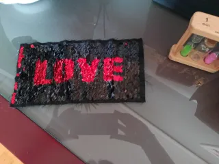 Parche tela LOVE lentejuelas