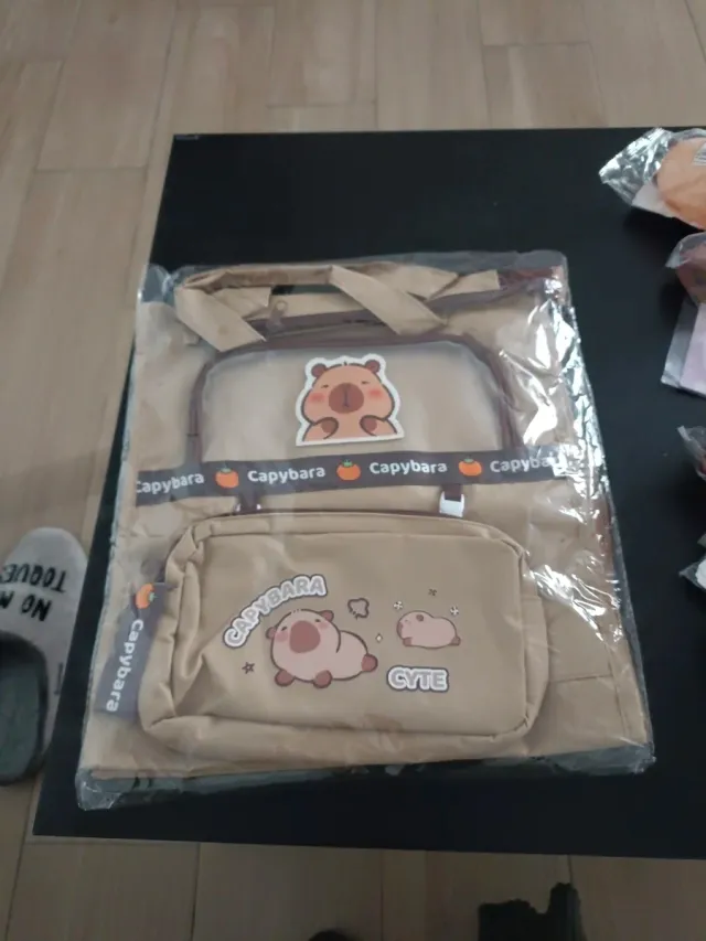 Bolso Capybara con Estuche Beige y Marrón