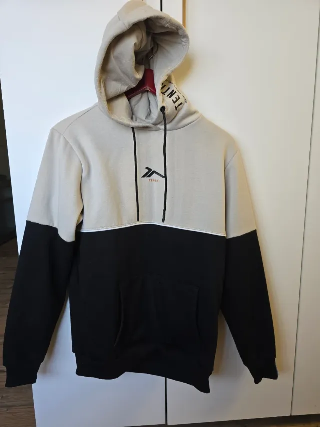 Sudadera Tenth Beige y Negra con Capucha