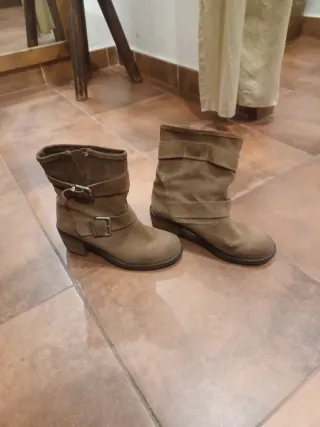 Botines marrones con hebillas