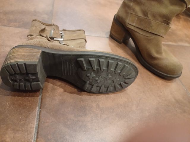 Botines marrones con hebillas