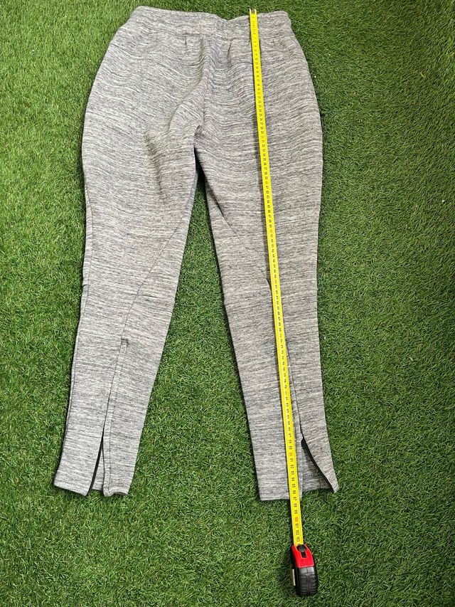 Pantalón chándal Adidas gris