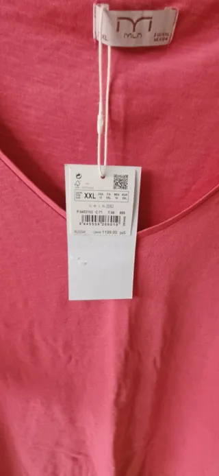 Camiseta rosa con detalles