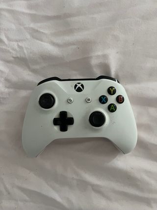 Xbox One S Blanca + 2 Juegos + Mando