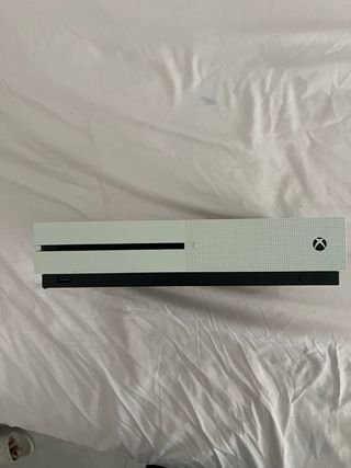 Xbox One S Blanca + 2 Juegos + Mando