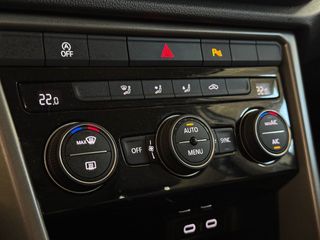 Volkswagen T-Roc 1.0 TSI 110CV ADVANCE .- " IMPECABLE ".- " SOLO 31.394KM ".- " NACIONAL ".- " REVISADO Y GARANTIZADO ".- " EURO-6AP ".- " MUY EQUIPADO ".-