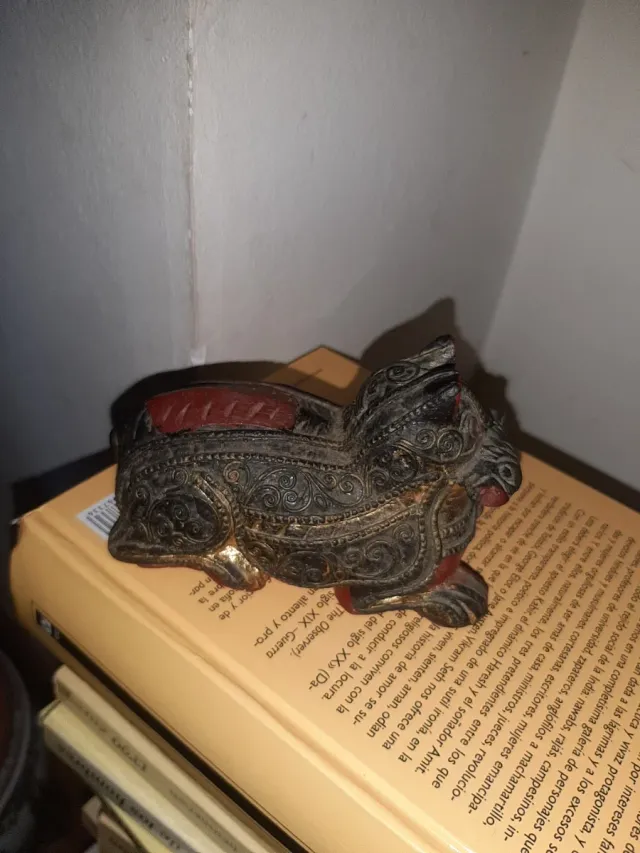 Caja decorativa de madera