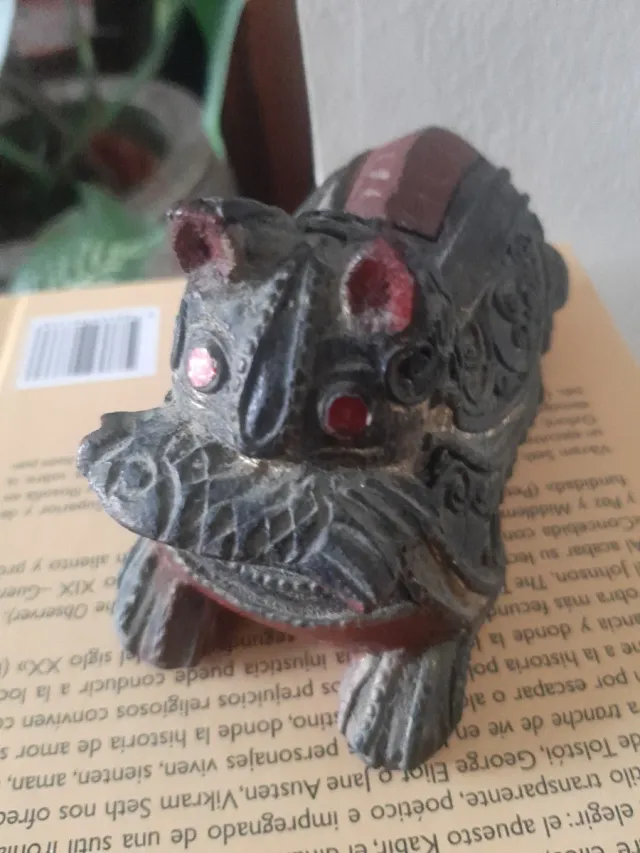 Caja decorativa de madera