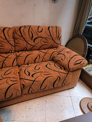 Conjunto Sofá y Mesa Centro