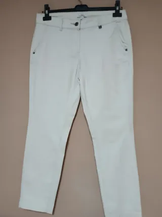 Pantalón tobillero mujer beige