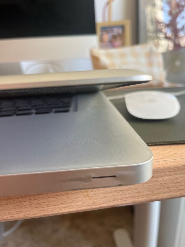 MacBook Pro A1286 Plata
