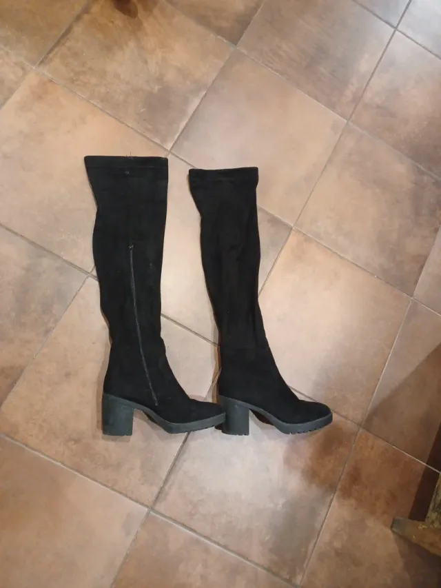 Botas altas negras
