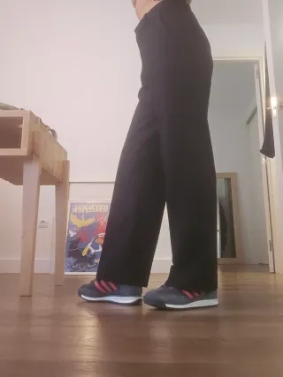 Pantalón negro de pinzas