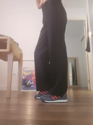 Pantalón negro de pinzas