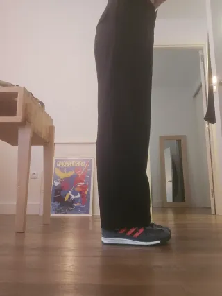 Pantalón negro de pinzas