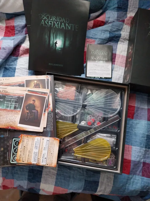La Oscuridad Asfixiante + expansion Juego de Mesa