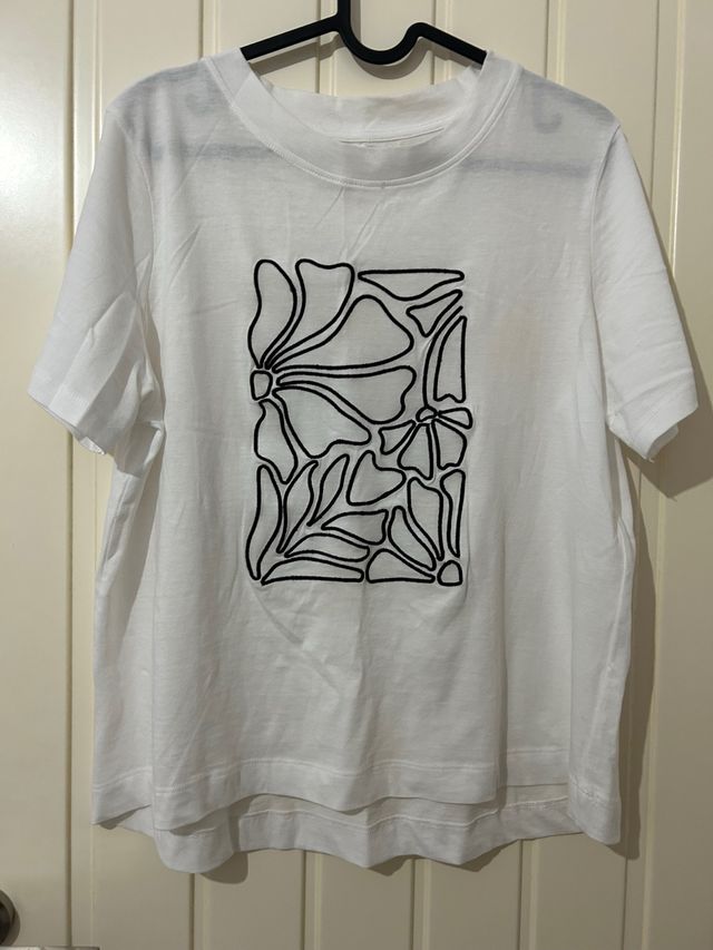 Camiseta blanca con estampado floral M