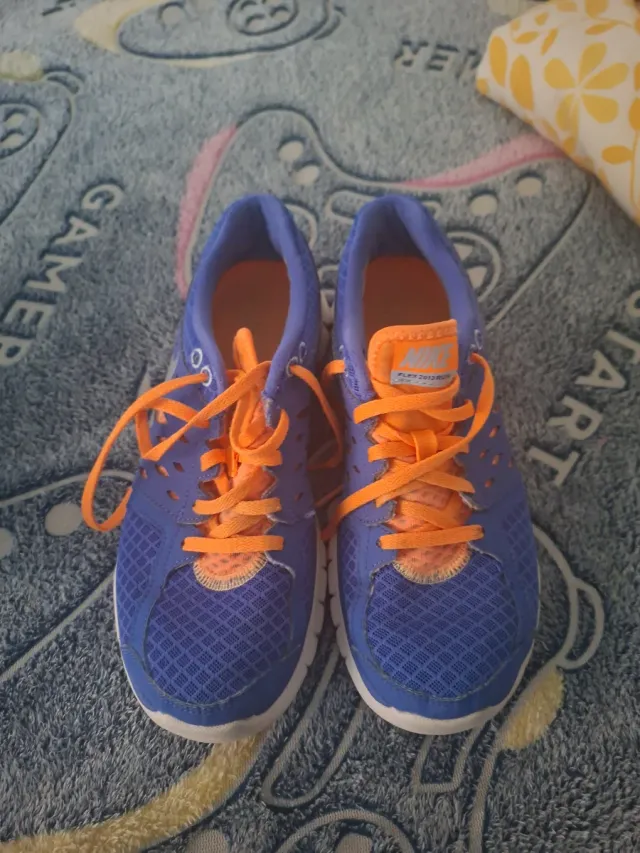 Zapatillas Nike Azul y Naranja