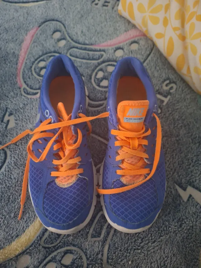 Zapatillas Nike Azul y Naranja