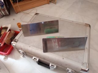 Maletín con planas de estuco y accesorios de decor