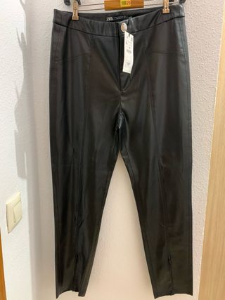 Pantalones Zara efecto piel negros Talla XL