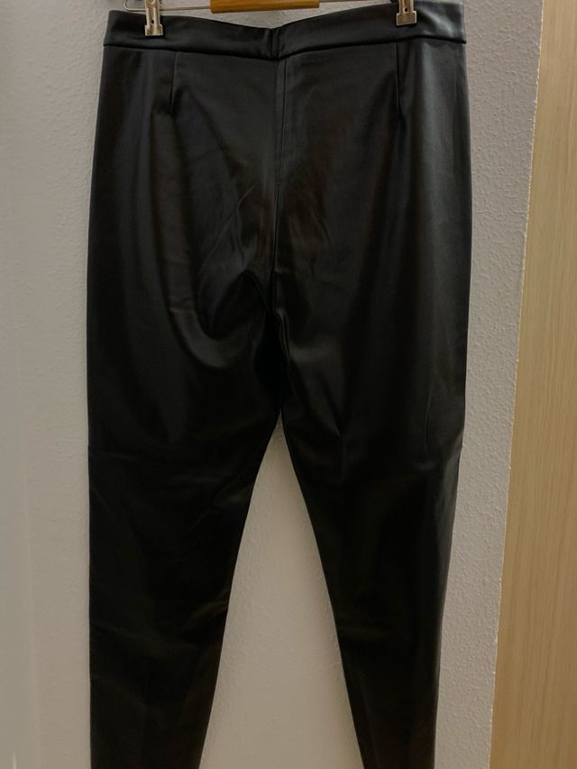 Pantalones Zara efecto piel negros Talla XL