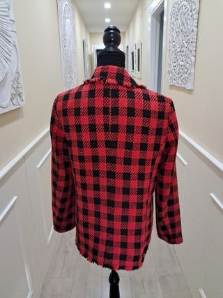 Americana cuadros rojo y negro