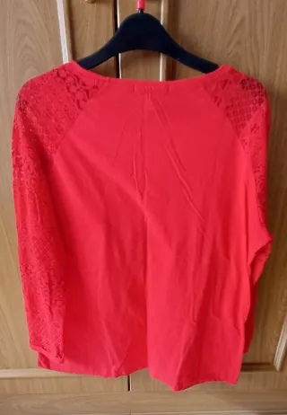 Camiseta roja manga larga encaje
