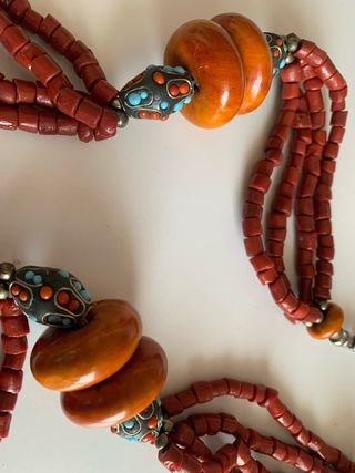 Collar tribal africano antiguo