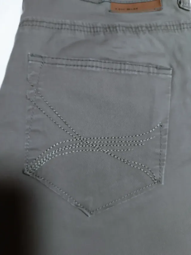 Pantalón mujer tobillero verde oliva