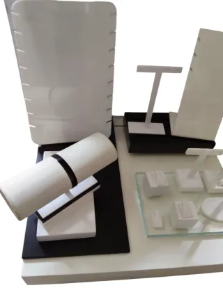 Expositor Joyas Negro y Blanco