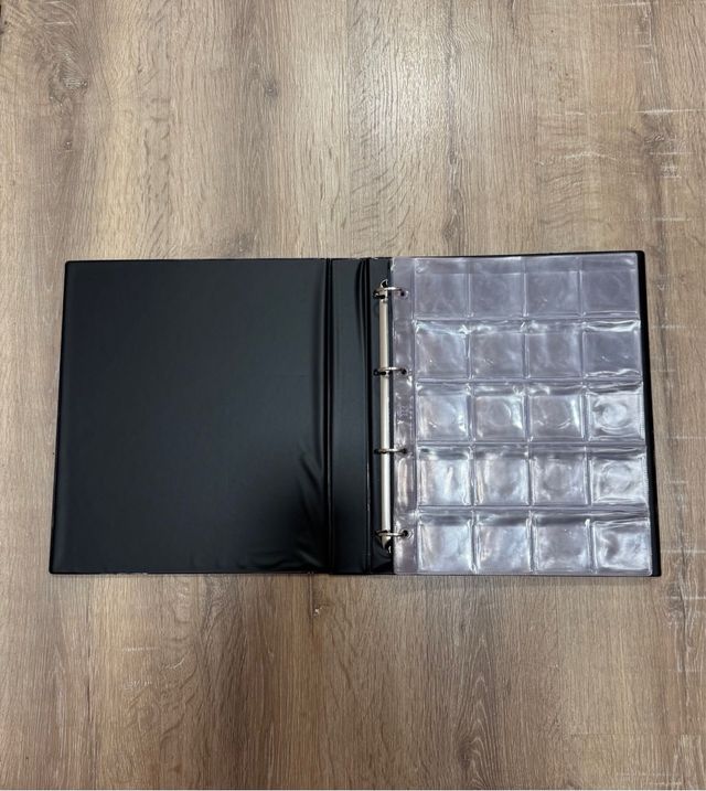 2 Álbumes para Monedas Negro Dorado. Marca BBB