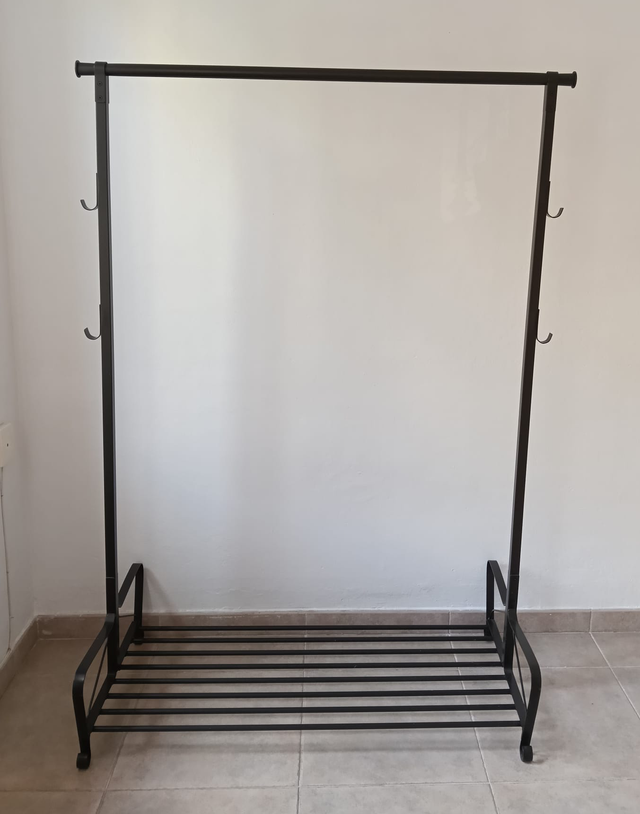 Burro perchero de hierro negro