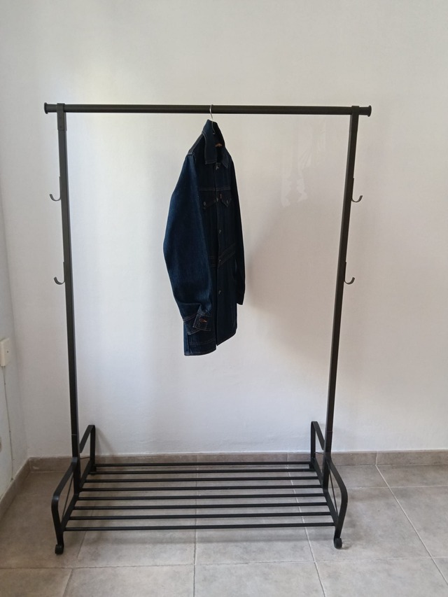 Burro perchero de hierro negro