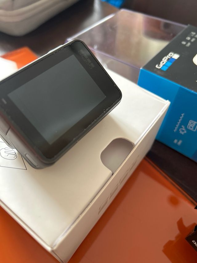 GoPro Hero 6 Black + Cargador Smatree+accesorios